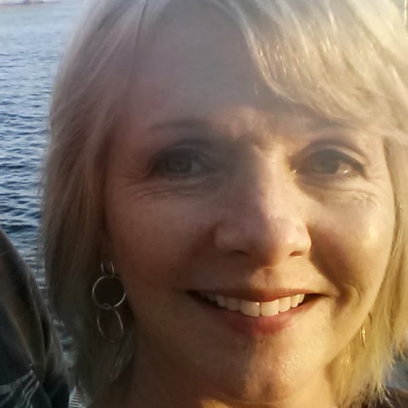 Meet your Posher, Sandy - Picture 1 of 1